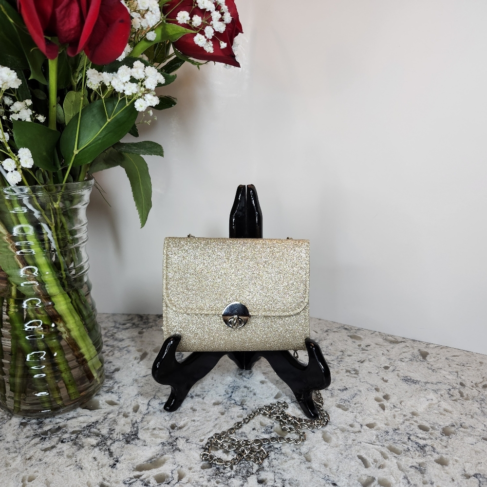 Elegant Gold Clutch with Chain Strap